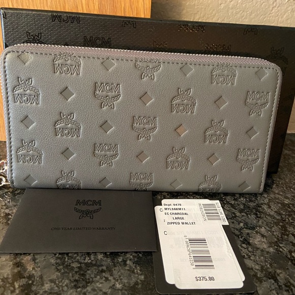 MCM Klara Leather Zip Wallet - Picture 8 of 10